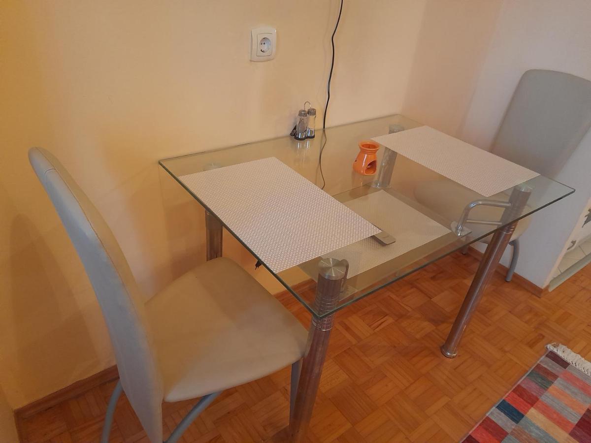 Pine Tree Apartment Sarajevo Bagian luar foto